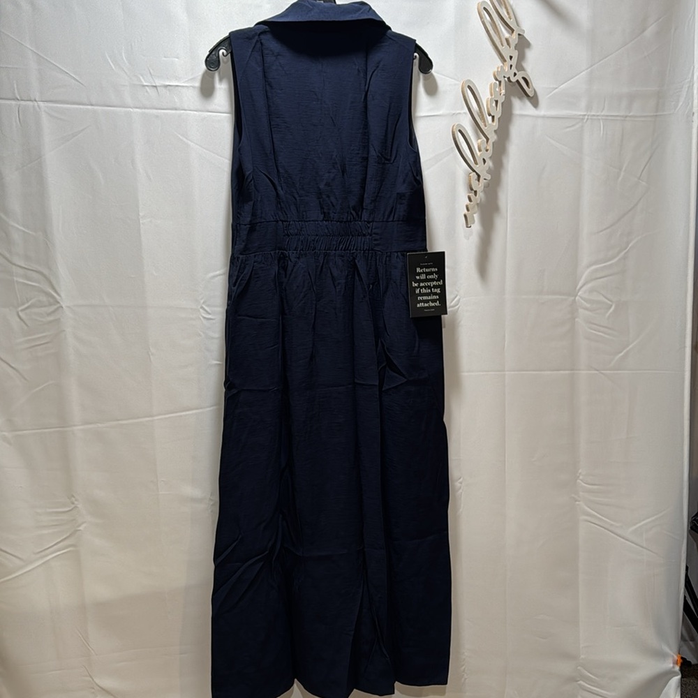 POMANDER PLACE

Navy Sleeveless Noelle Maxi Dress - Picture 8 of 11